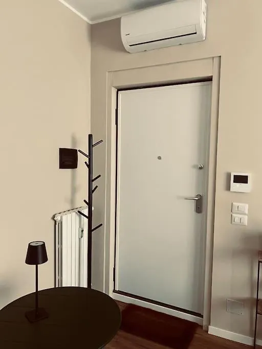 Nuovissimo Monolocale Con Cucina E Terrazzo Apartment Milan