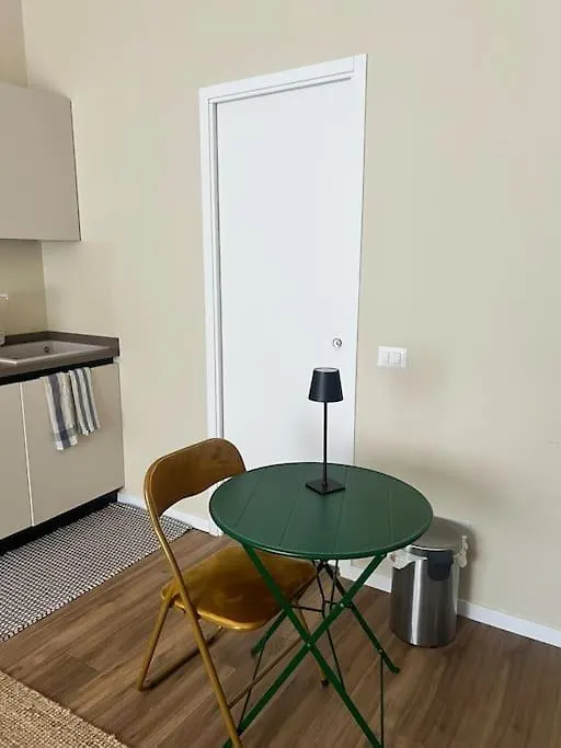 밀라노 Nuovissimo Monolocale Con Cucina E Terrazzo 아파트 0*,